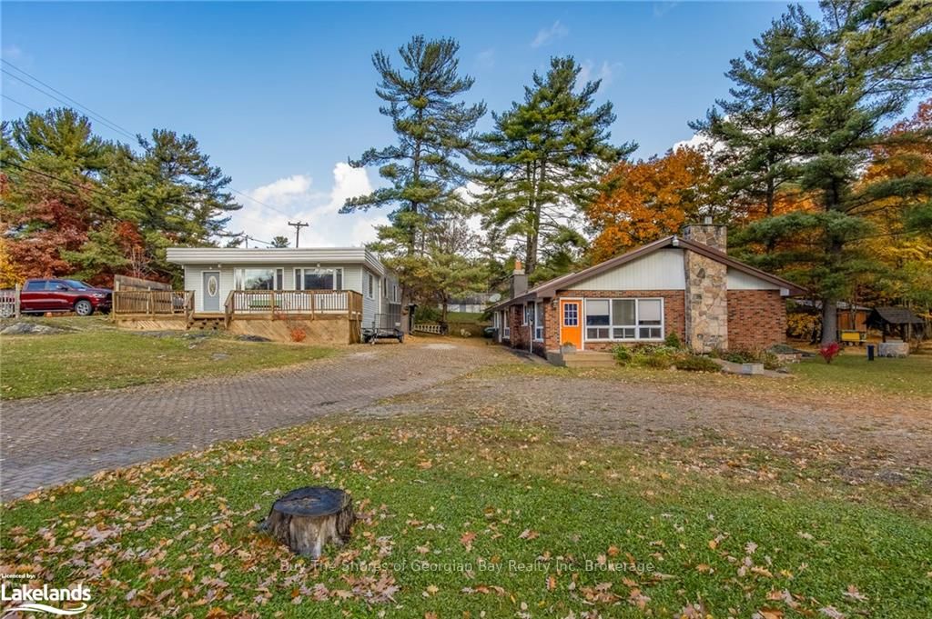 2512 Honey Harbour Road Property Photo 7