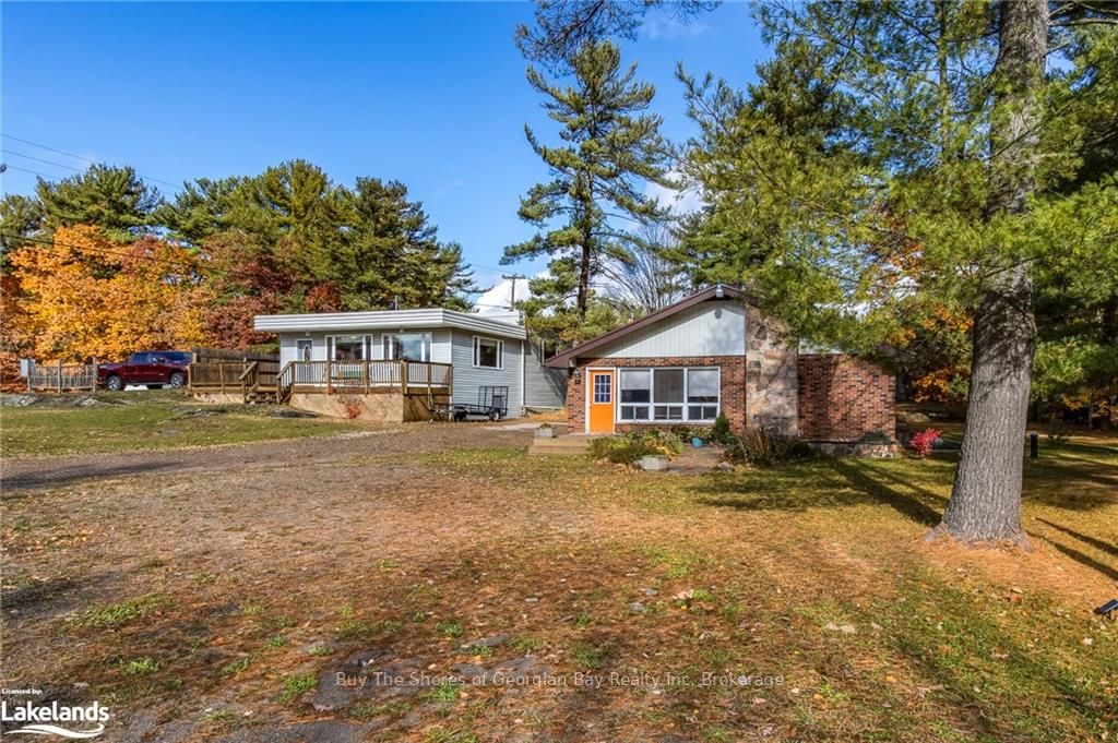 2512 Honey Harbour Road Property Photo 8