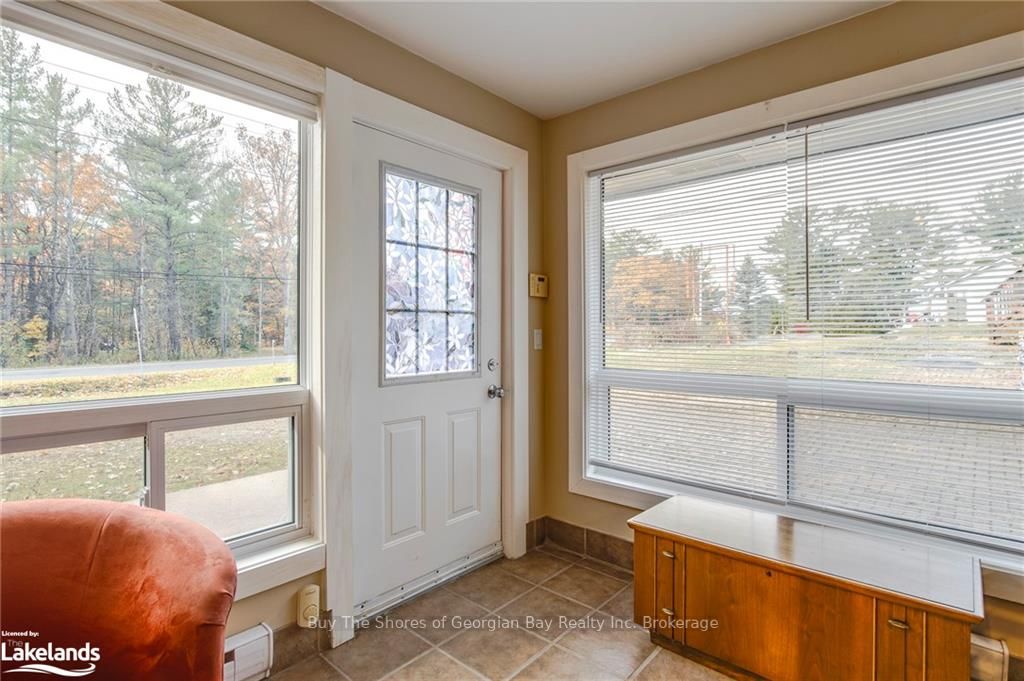 2512 Honey Harbour Road Property Photo 14