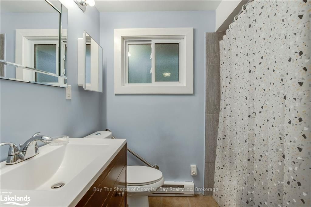 2512 Honey Harbour Road Property Photo 31
