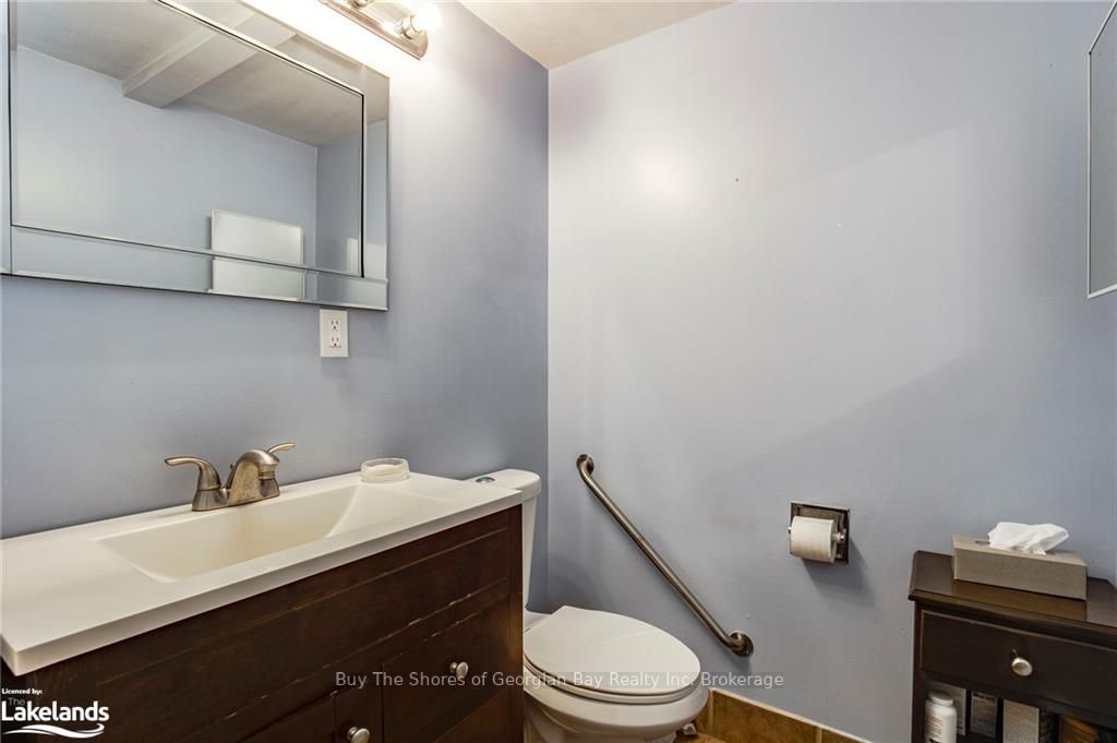 2512 Honey Harbour Road Property Photo 32