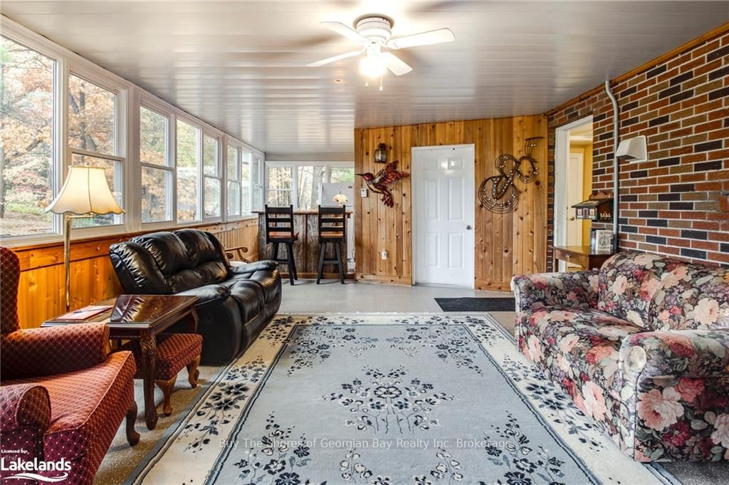 2512 Honey Harbour Road Property Photo 35