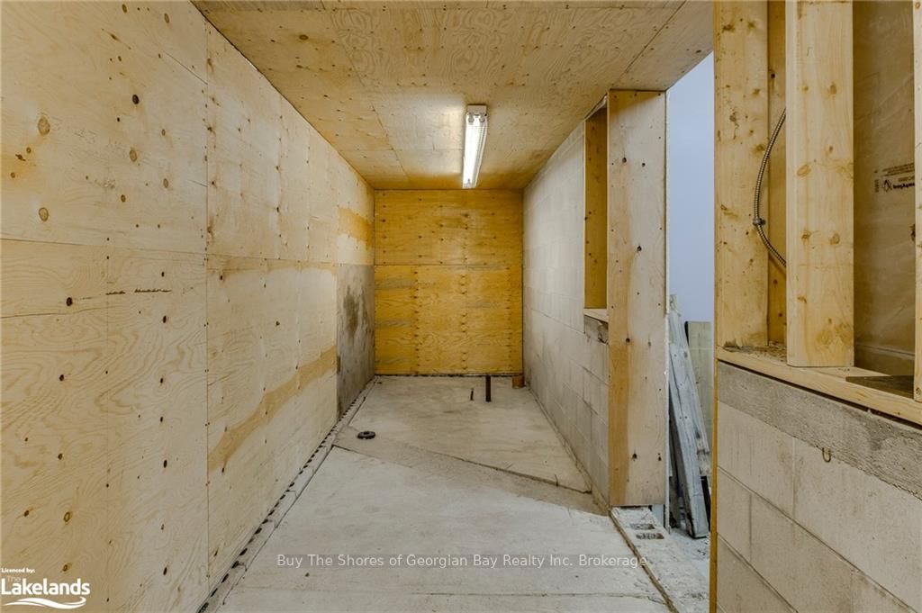 2512 Honey Harbour Road Property Photo 38