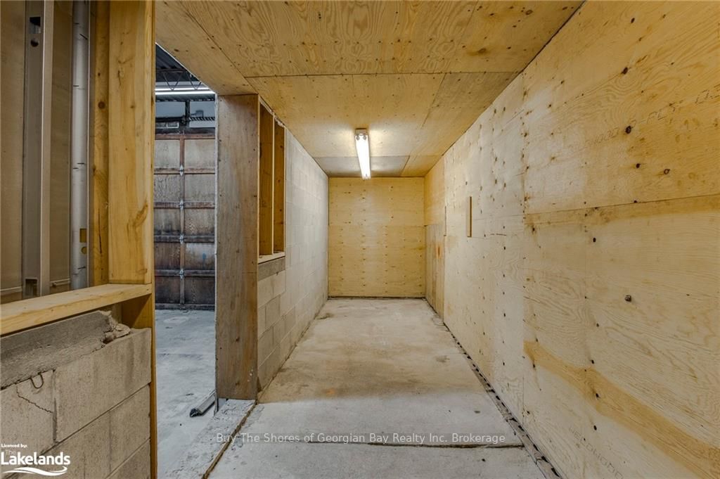 2512 Honey Harbour Road Property Photo 40