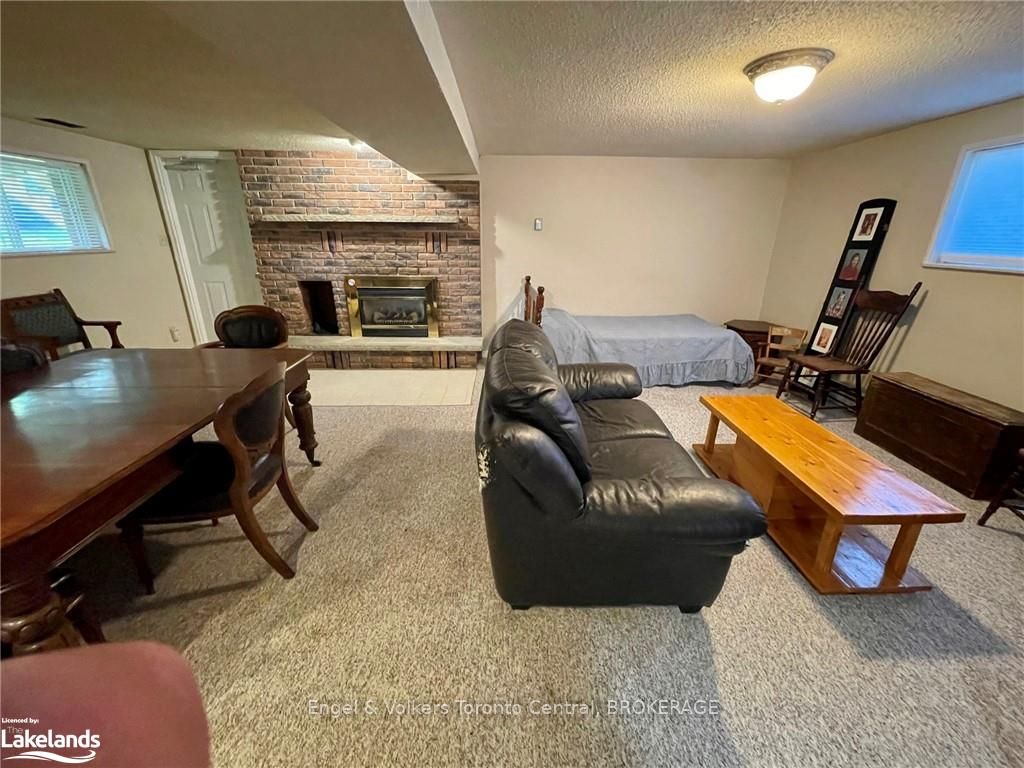 33 Centennial Heights Court Property Photo 9