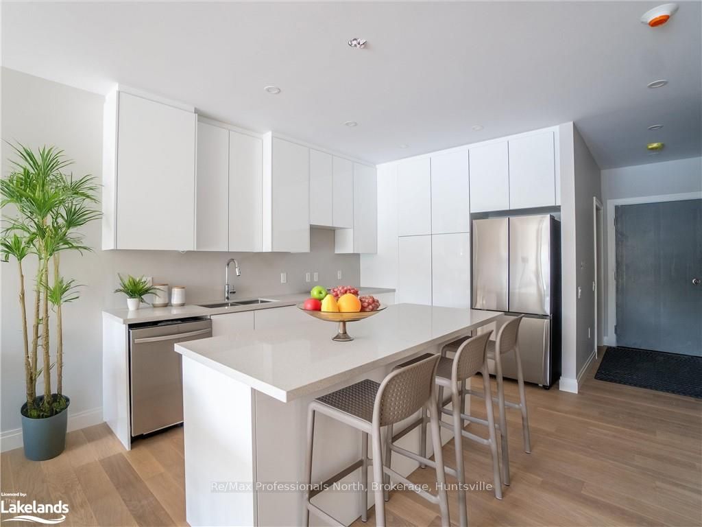 #204 - 32 Brunel Road Property Photo 4