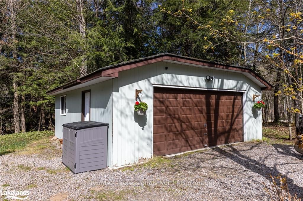 1001 Hemlock Road Property Photo 5