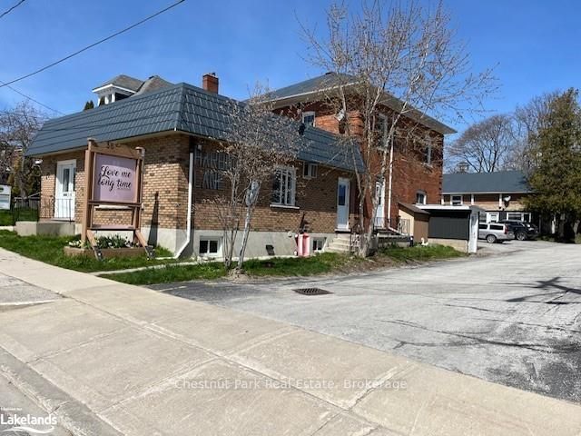36 Trowbridge Street Property Photo 3