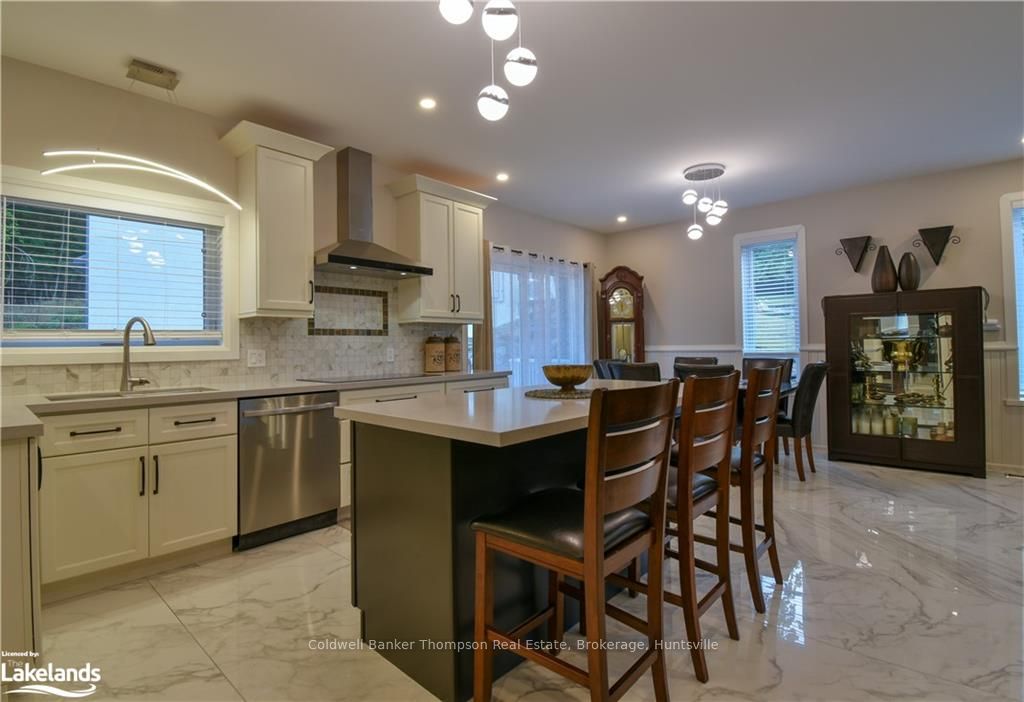 56 Florence Street Property Photo 3