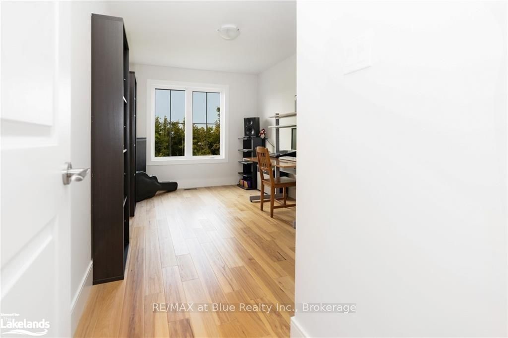 364 Yellow Birch Crescent Property Photo 11