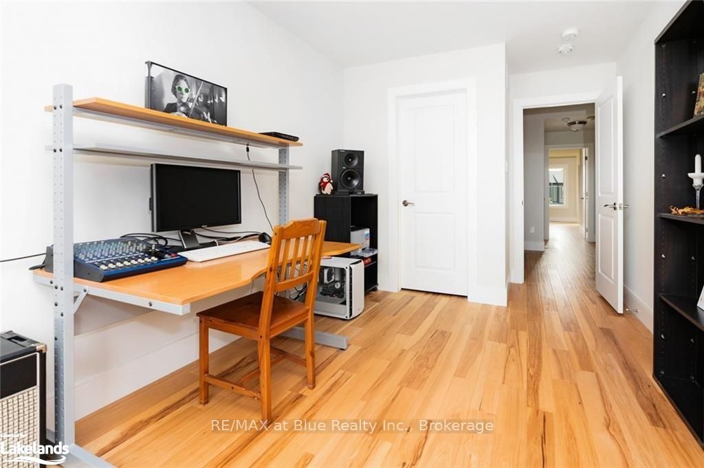 364 Yellow Birch Crescent Property Photo 14