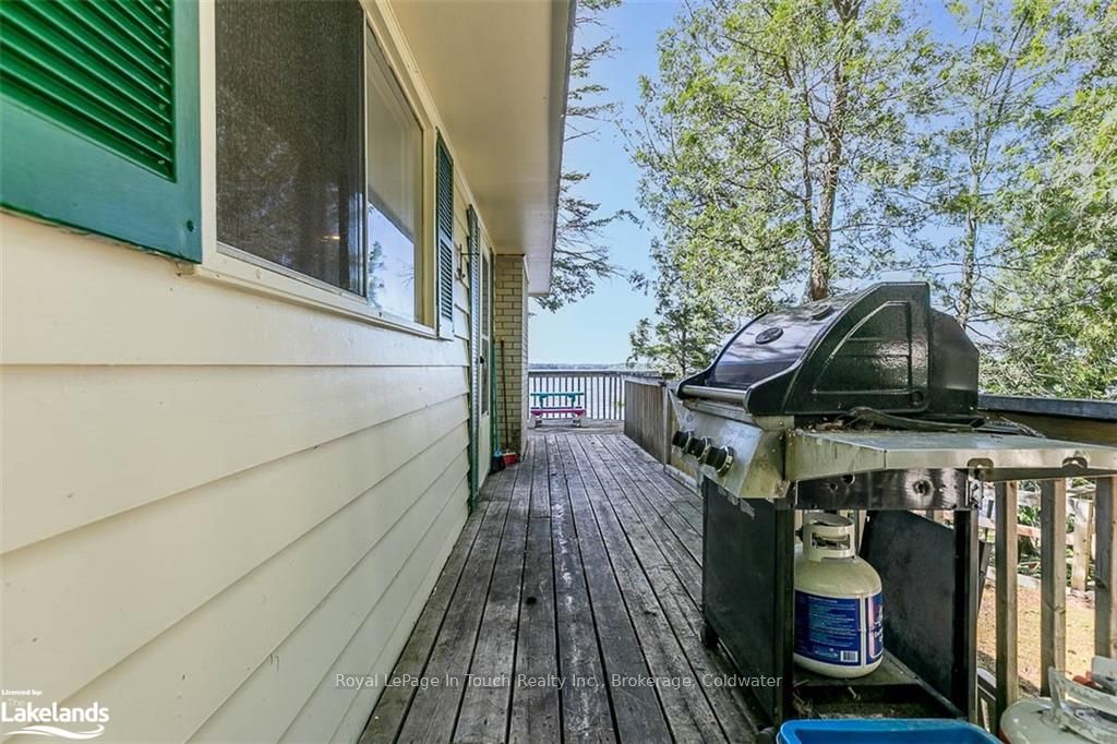 2 Island 270 Property Photo 10