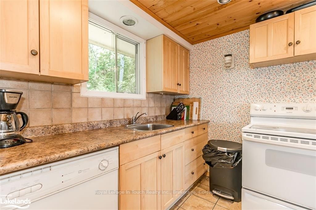 2 Island 270 Property Photo 22