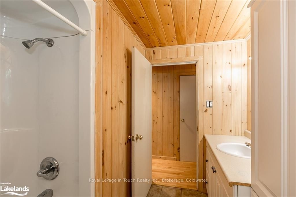 2 Island 270 Property Photo 26