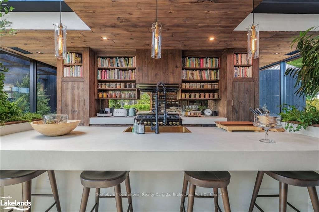 595474 4TH Line Property Image