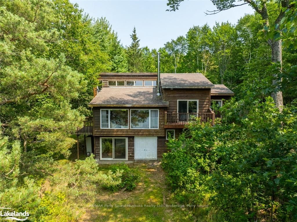 12 Linda Lane Property Photo 1