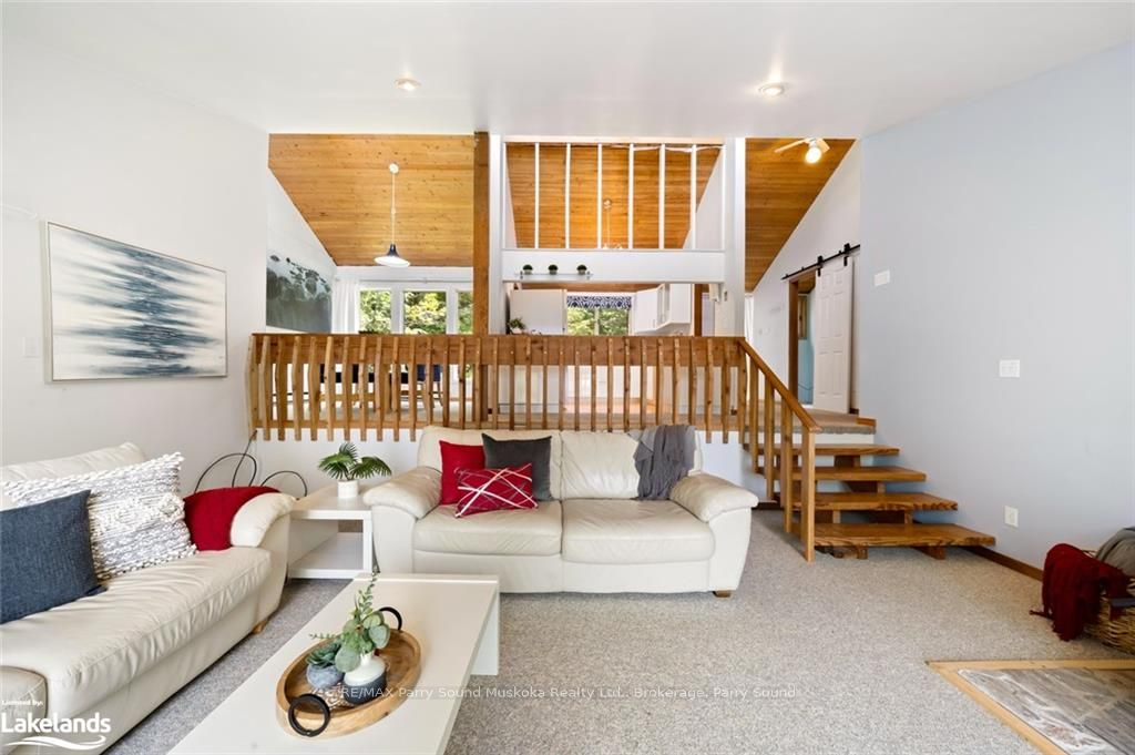 12 Linda Lane Property Photo 14