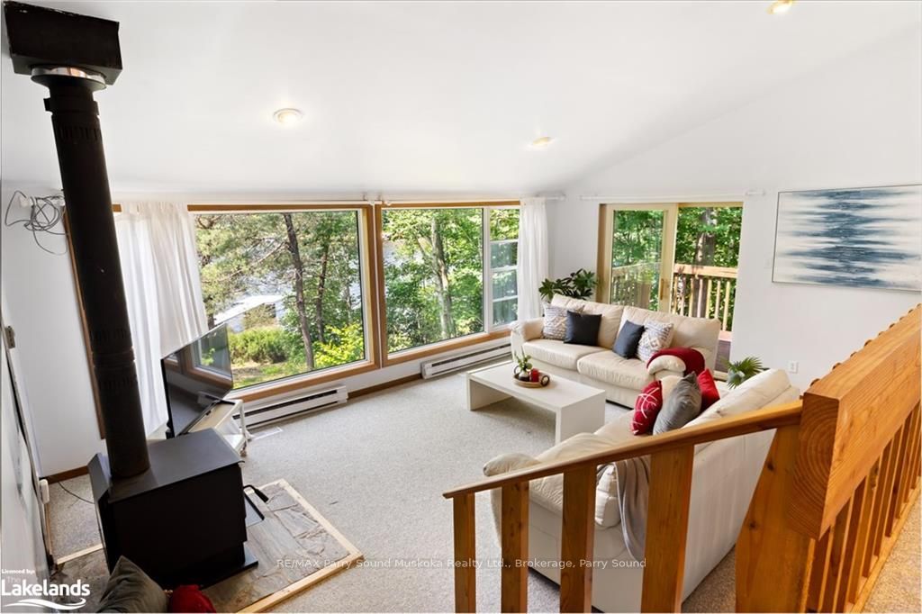 12 Linda Lane Property Photo 16