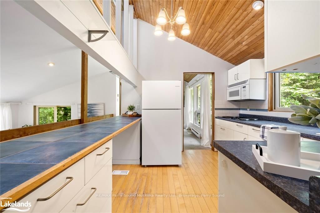 12 Linda Lane Property Photo 25