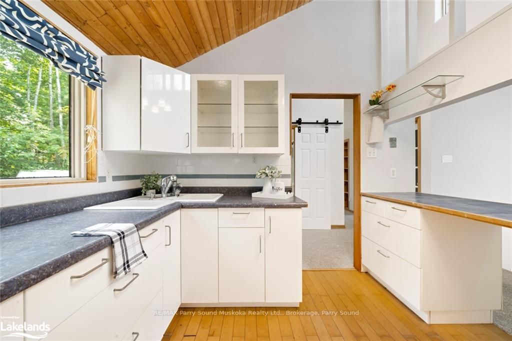 12 Linda Lane Property Photo 26