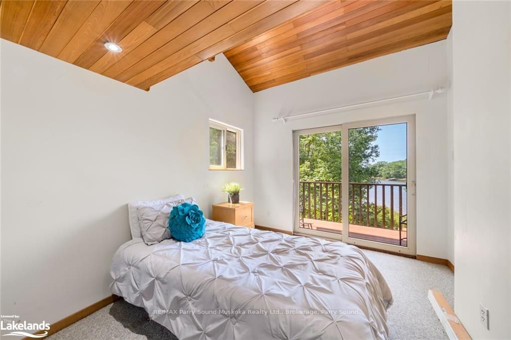 12 Linda Lane Property Photo 27
