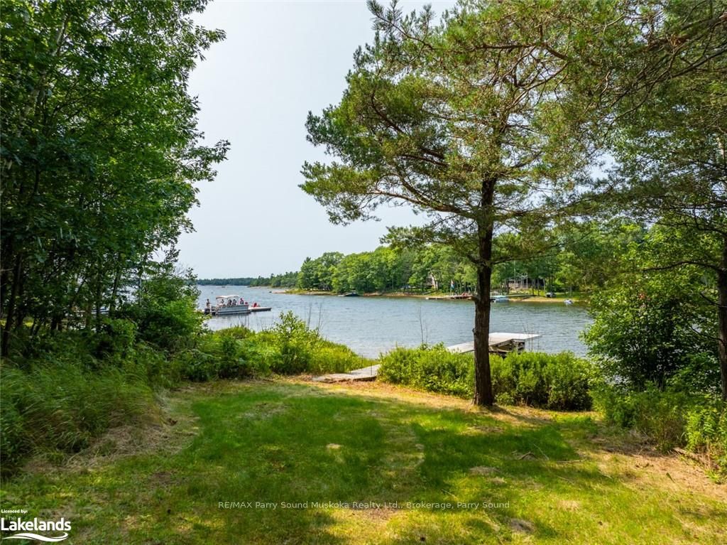 12 Linda Lane Property Photo 44