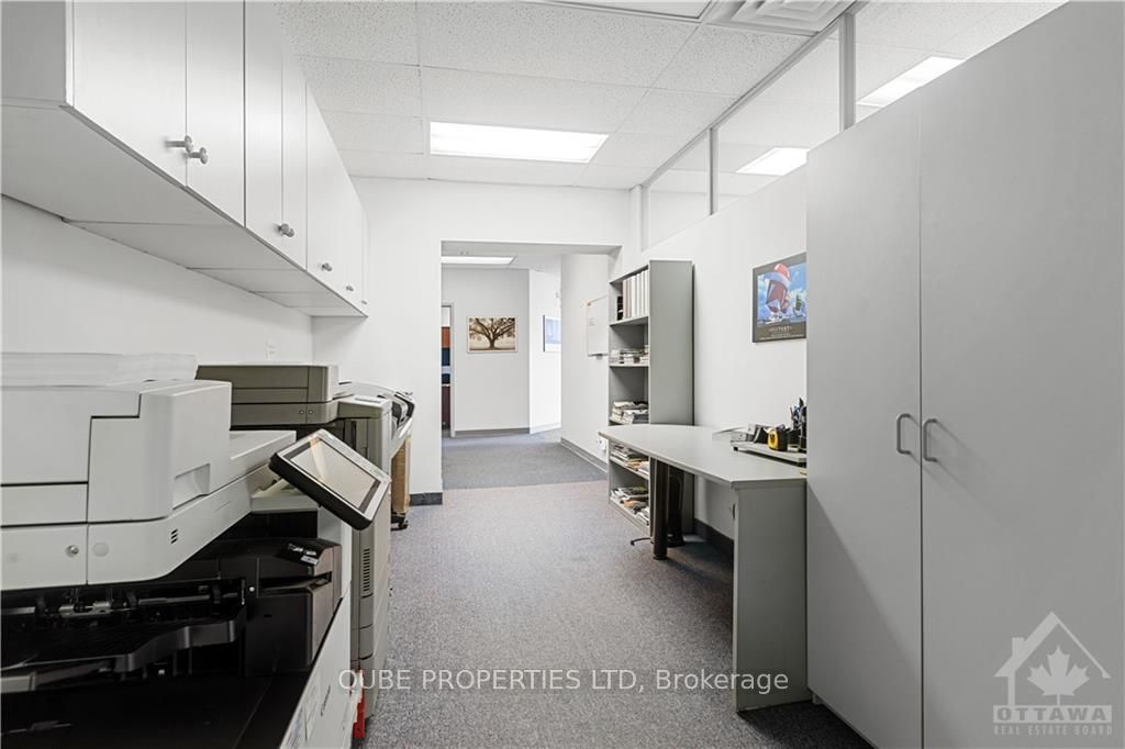 #1302 - 1490 Star Top Road Property Photo 4