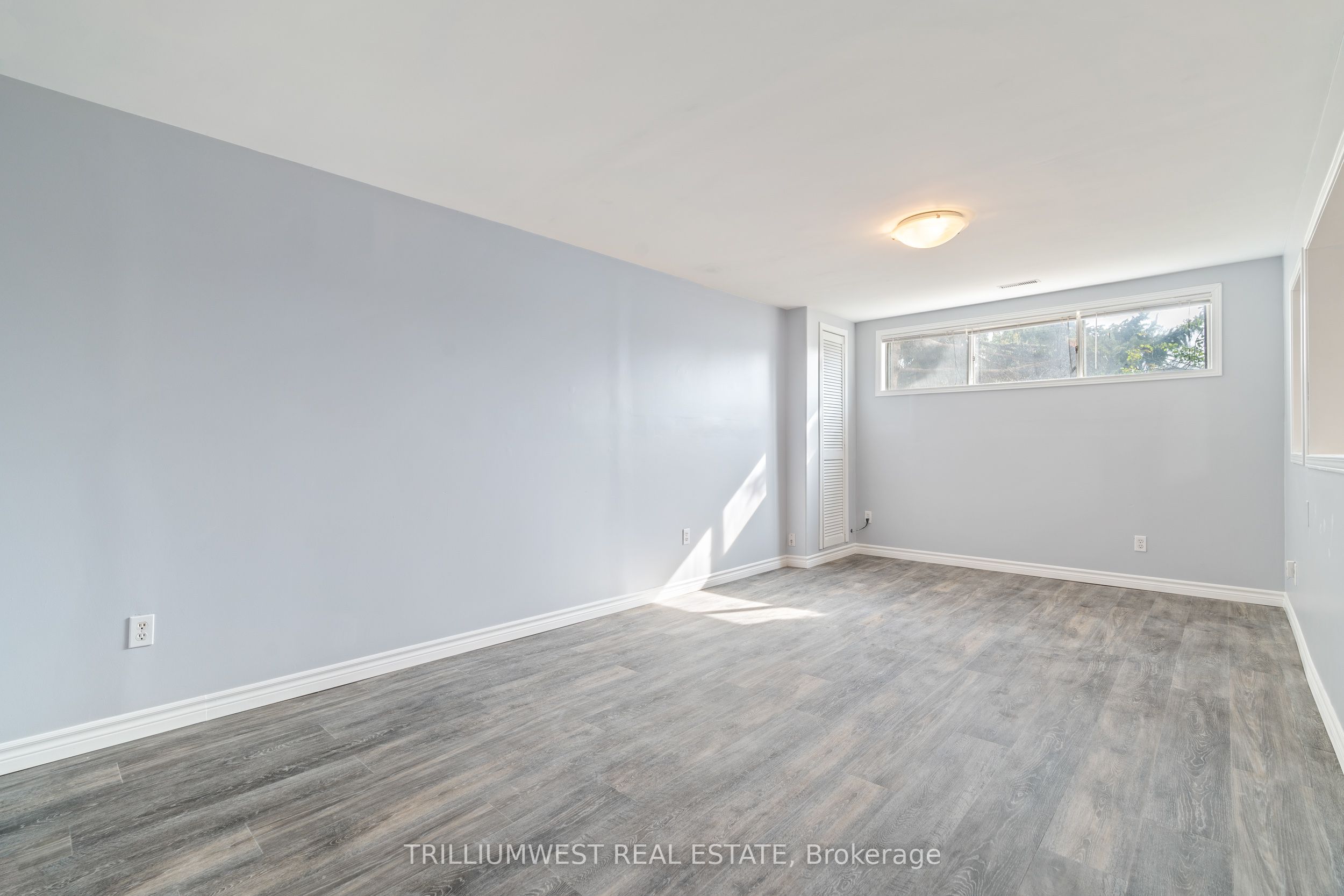 #lower - 8 Sekura Place Property Photo 5