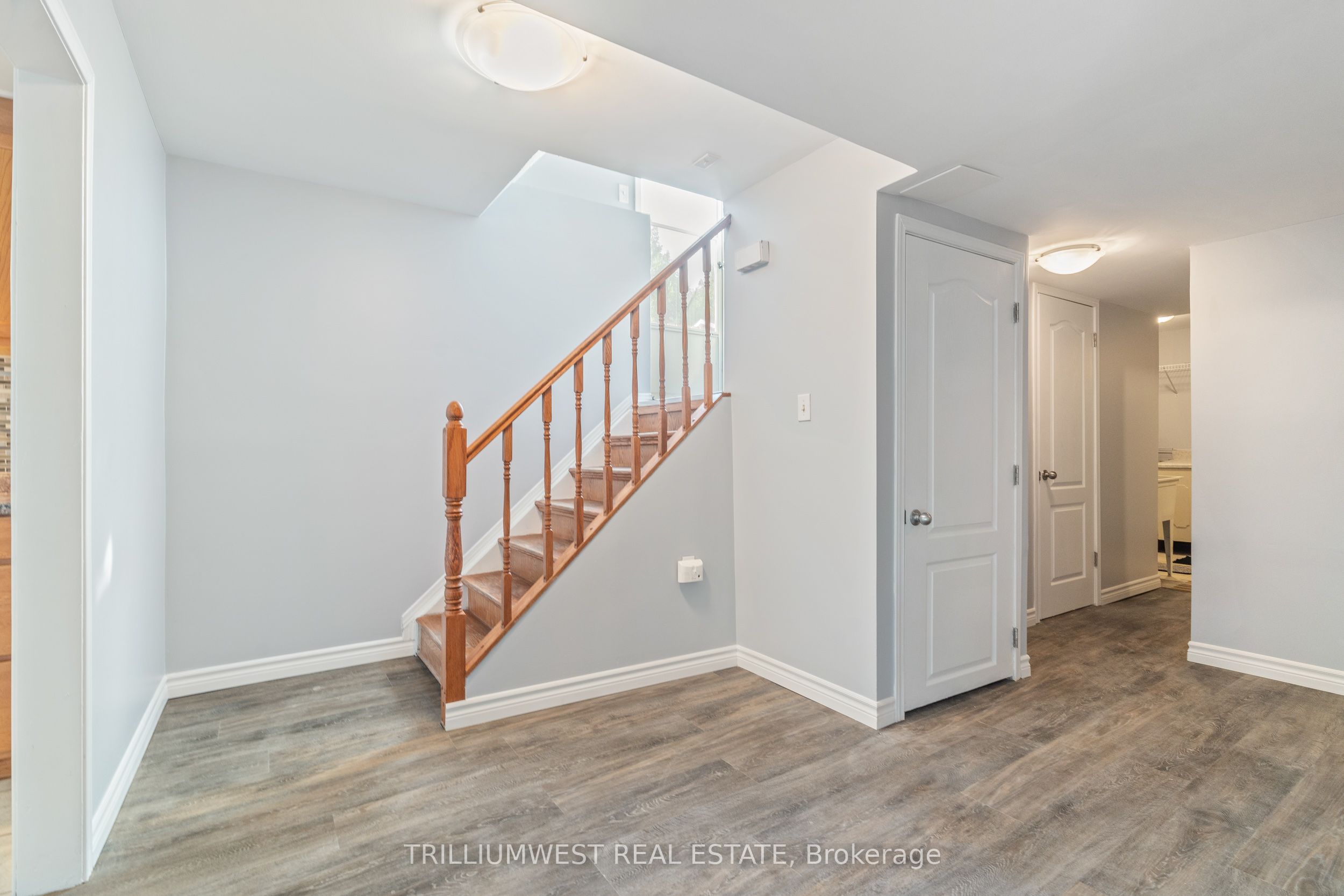 #lower - 8 Sekura Place Property Photo 9