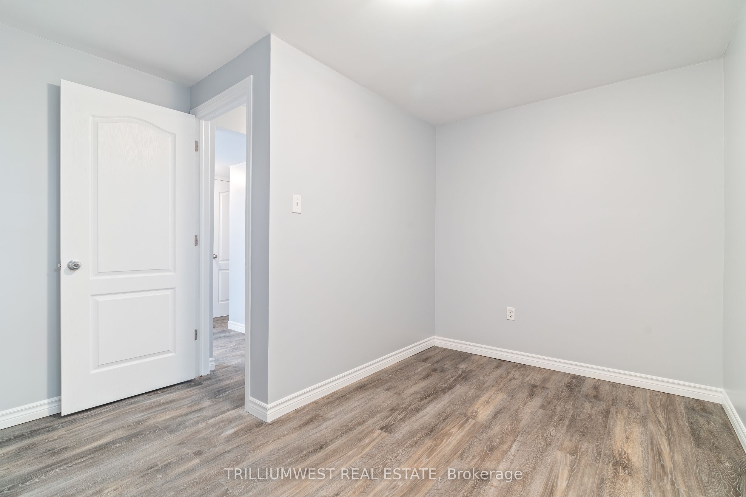 #lower - 8 Sekura Place Property Photo 16