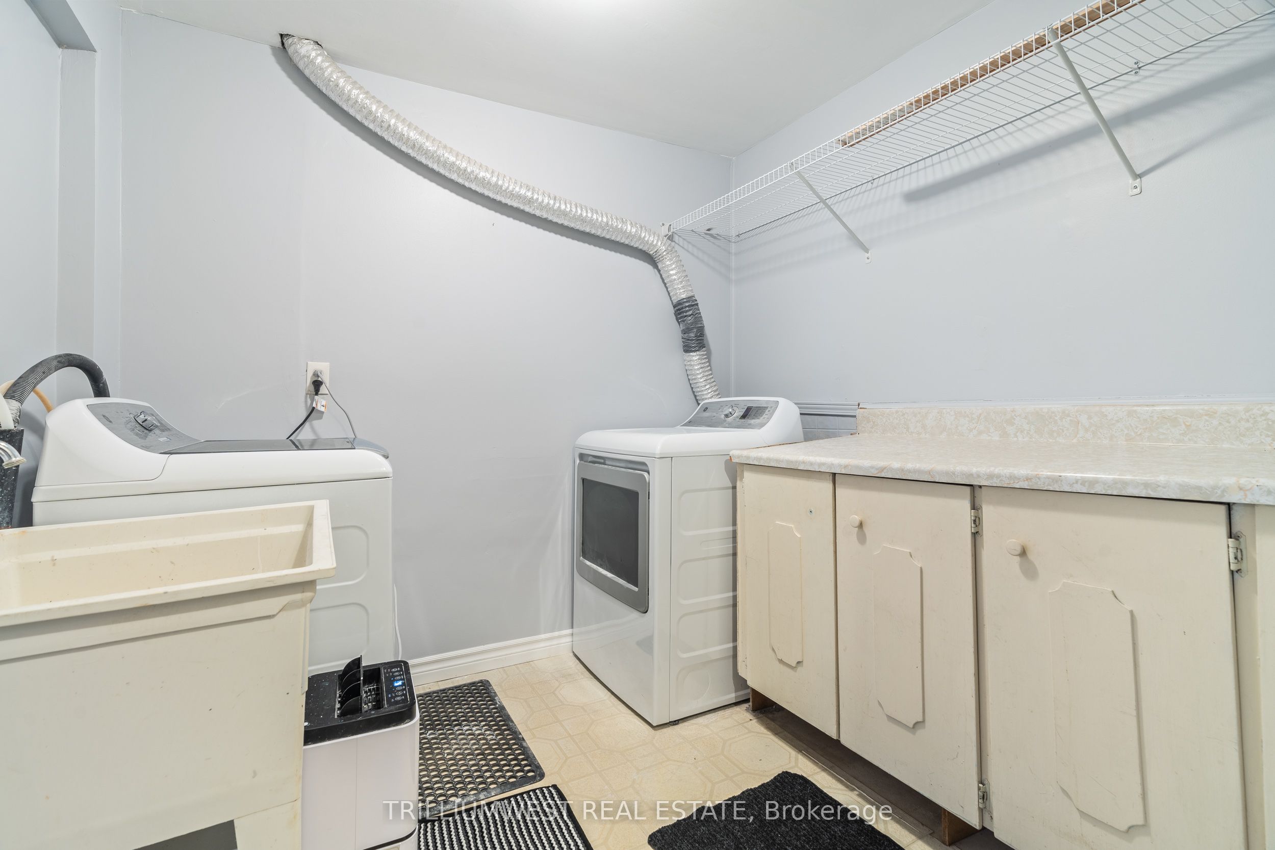 #lower - 8 Sekura Place Property Photo 21