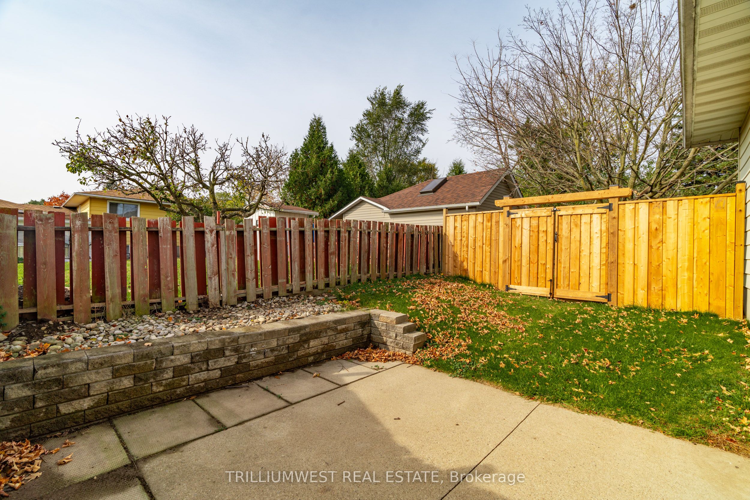 #lower - 8 Sekura Place Property Photo 25
