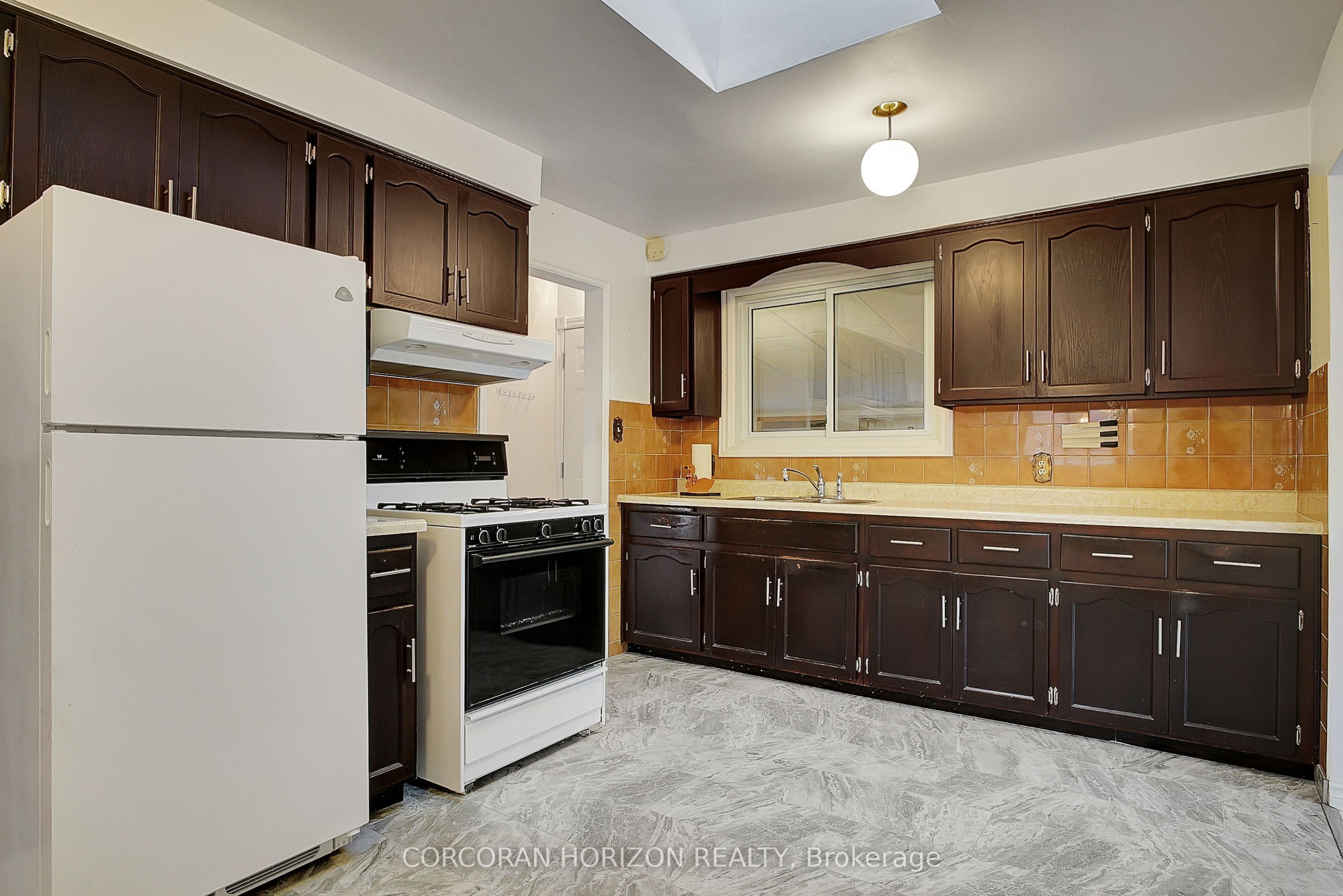 15 Cherry Hill Drive Property Photo 16