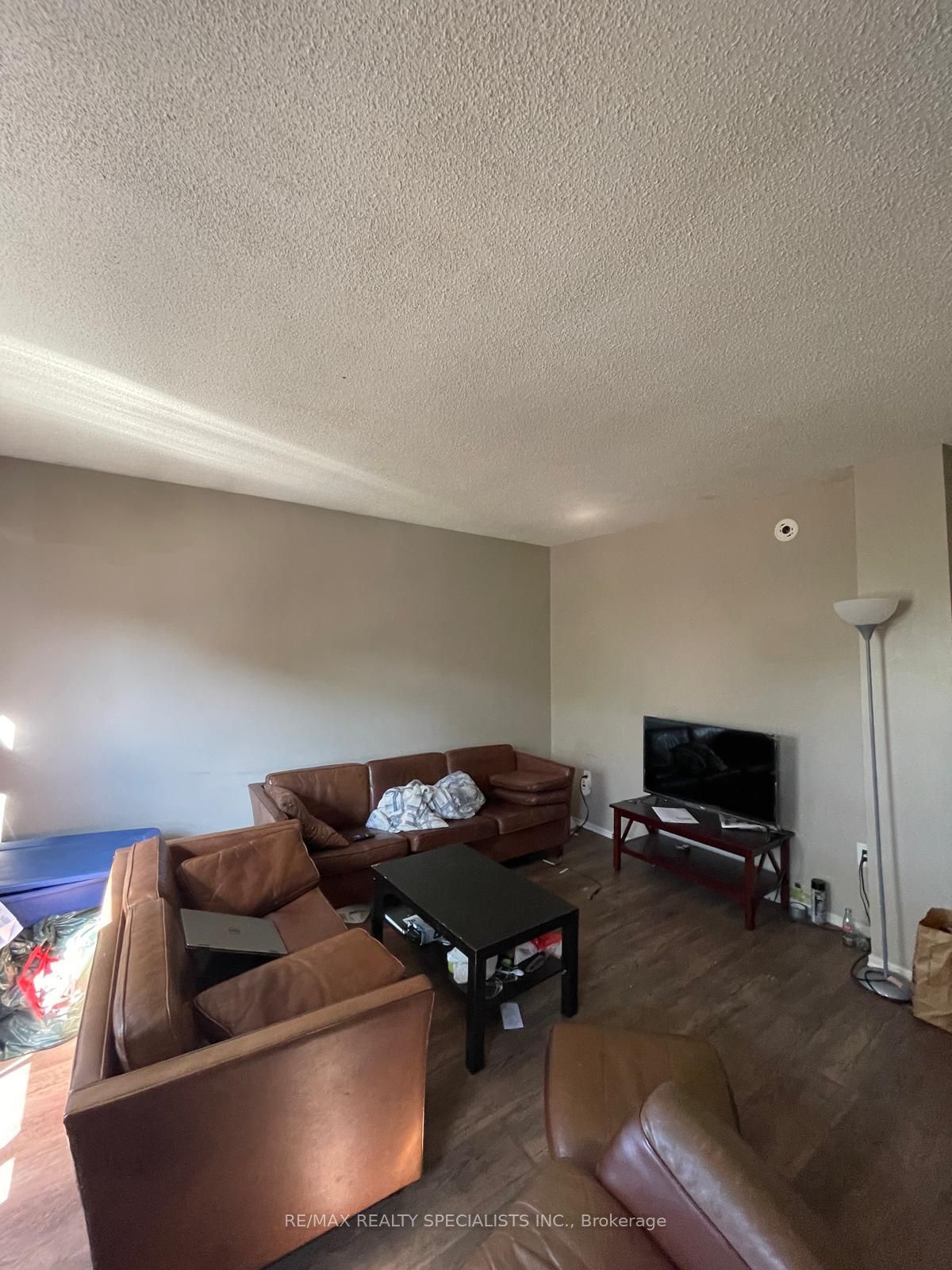 1660 Hansuld Street Property Photo 6