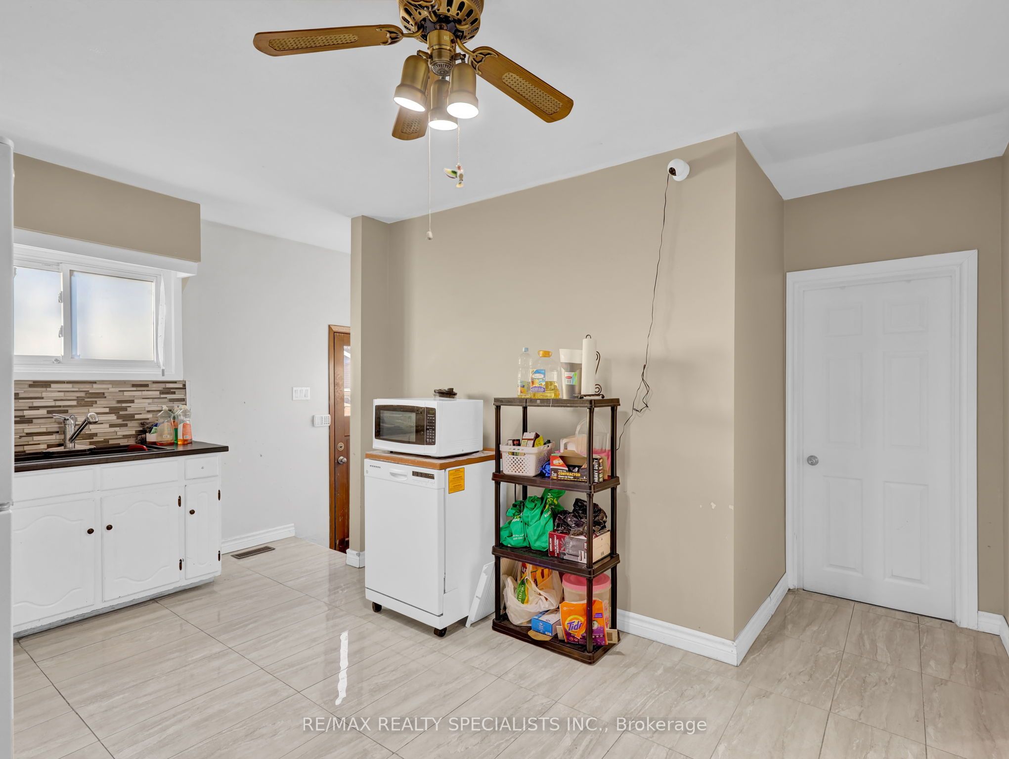 1660 Hansuld Street Property Photo 18
