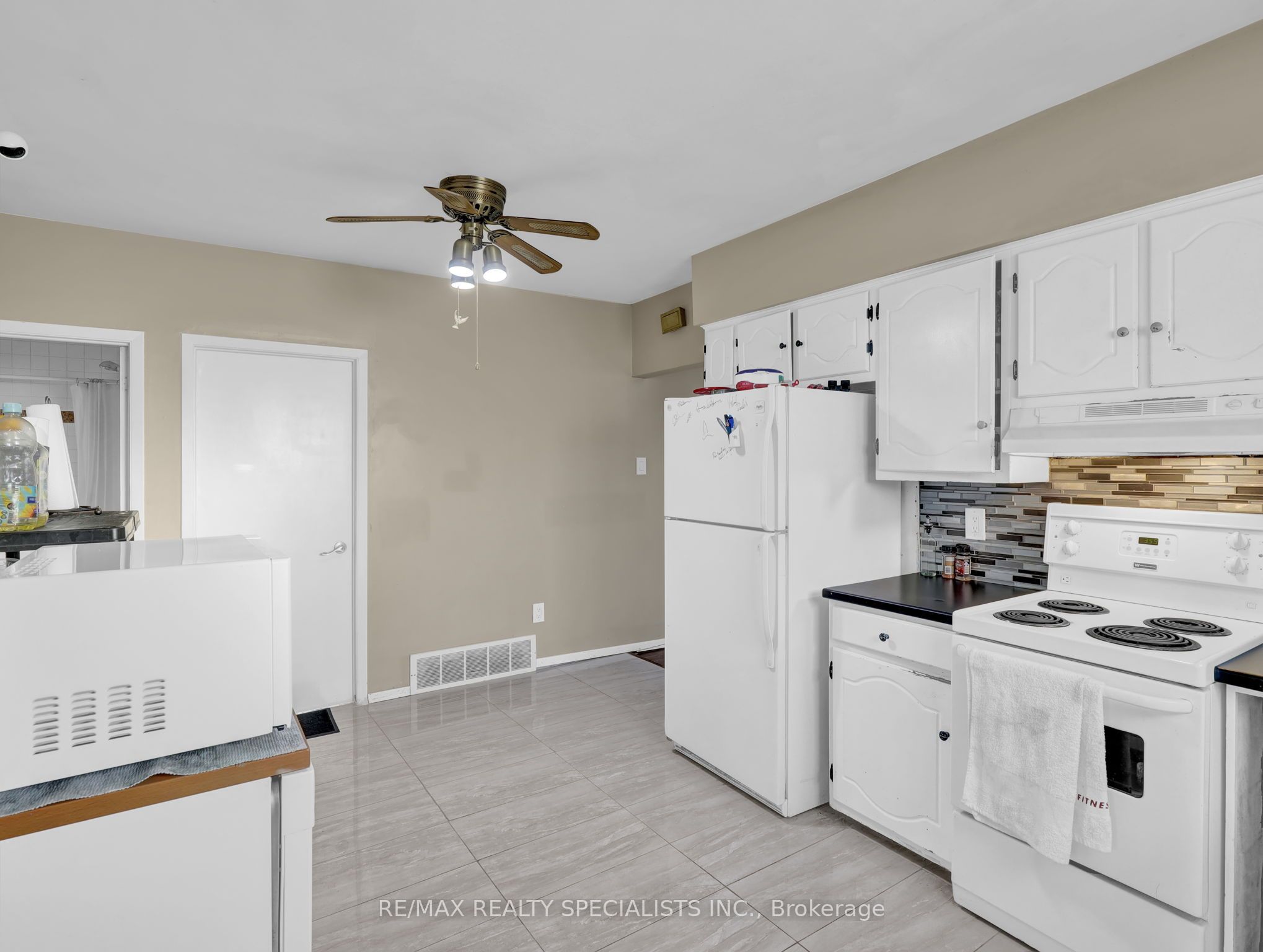 1660 Hansuld Street Property Photo 20