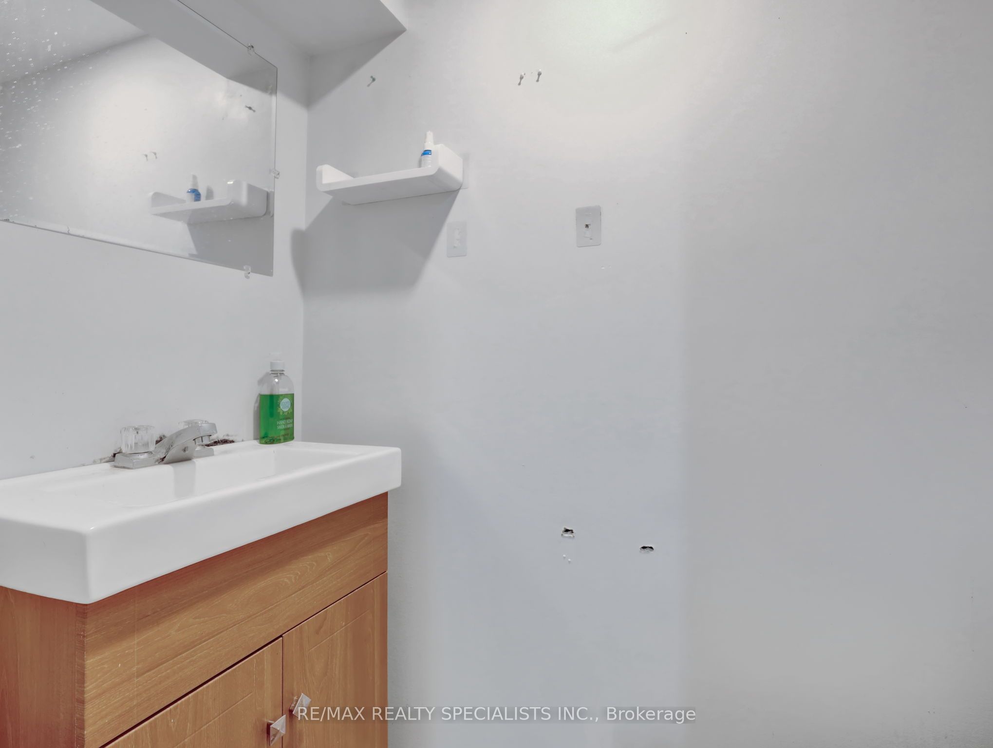 1660 Hansuld Street Property Photo 29