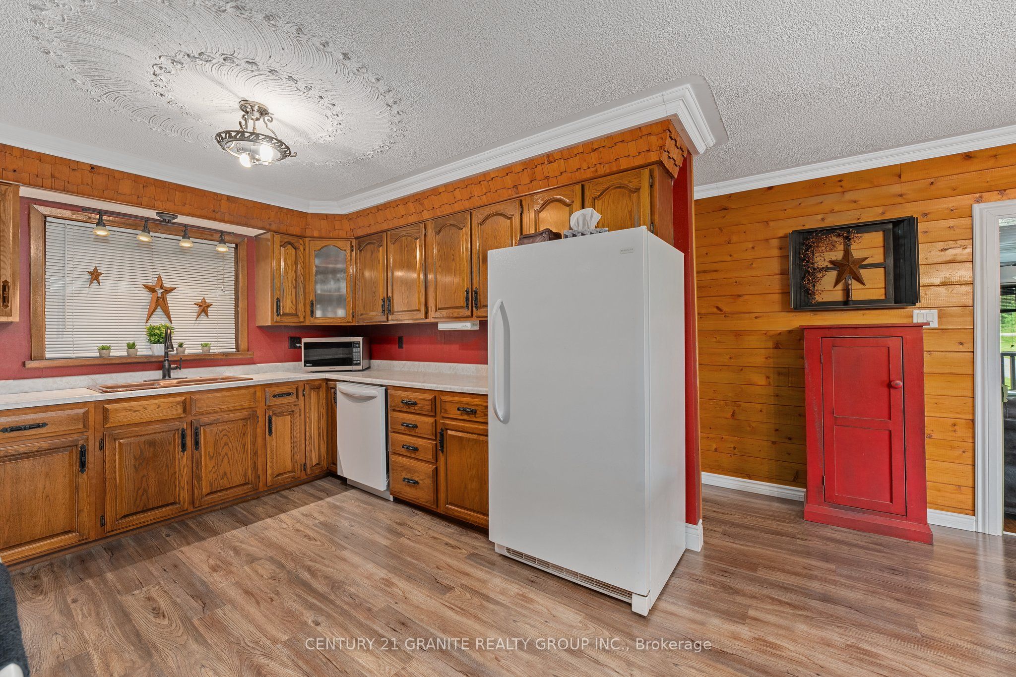 35345 Highway 28 East Property Photo 6
