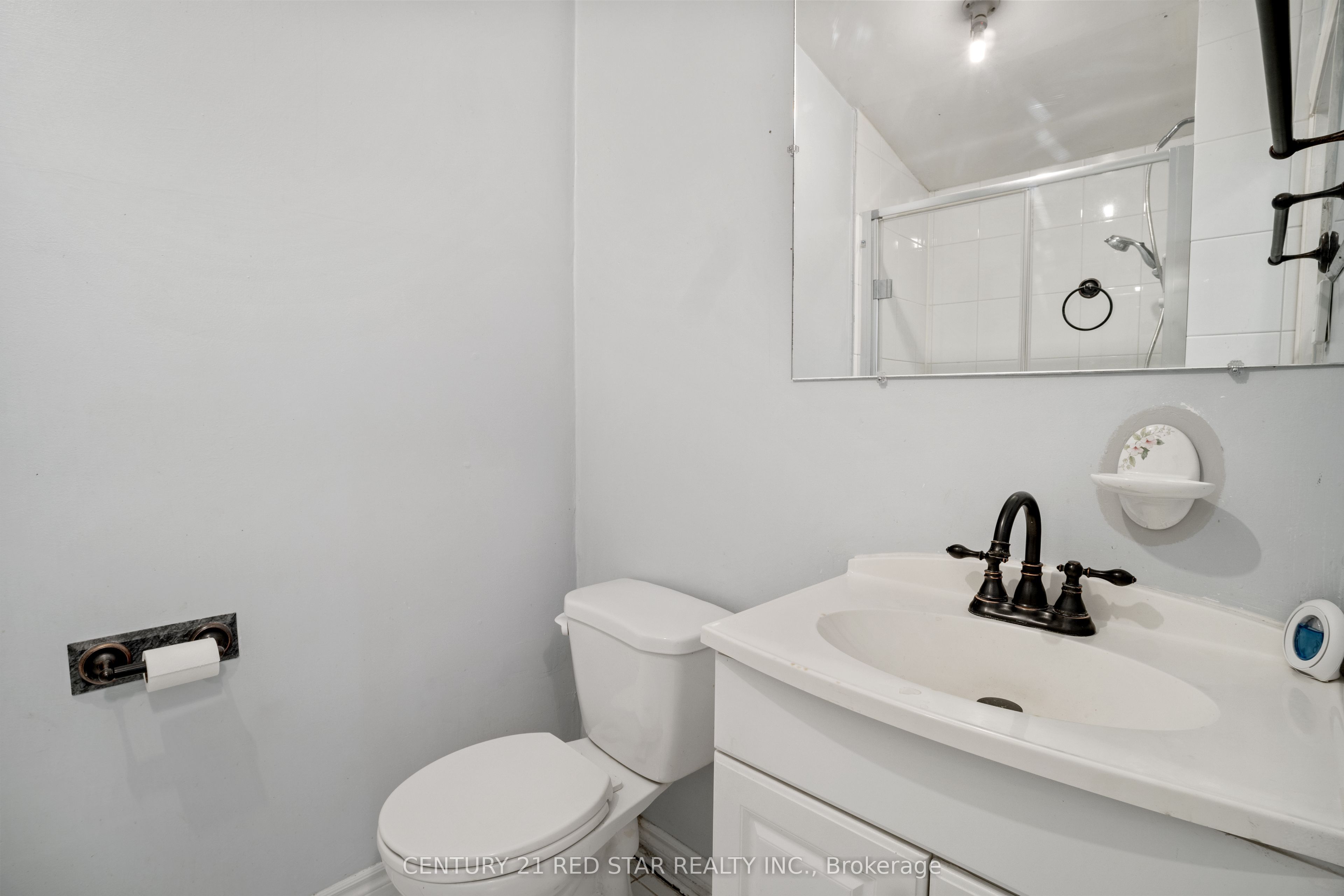 5082 St. Lawrence Avenue Property Photo 12