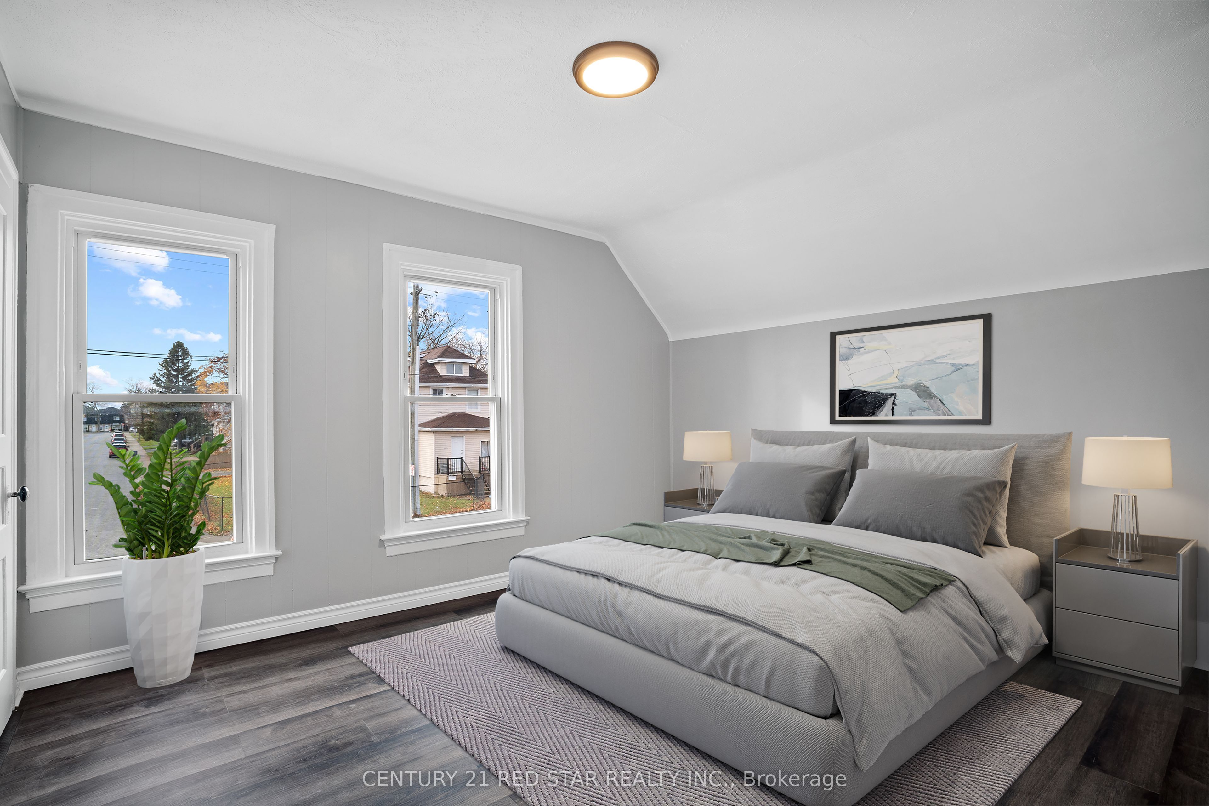 5082 St. Lawrence Avenue Property Photo 17
