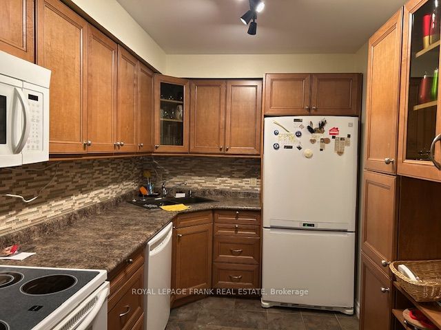 #202 - 200 East Street Property Photo 17