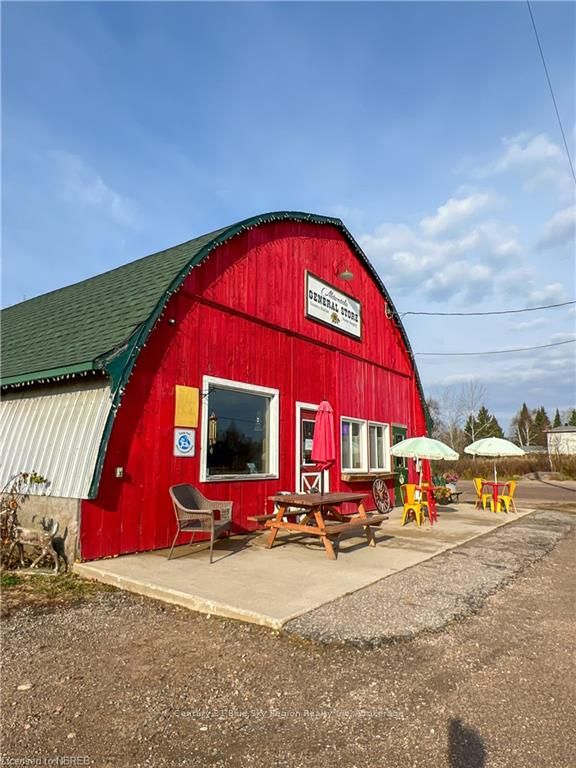 1497 Alderdale Road Property Photo 4