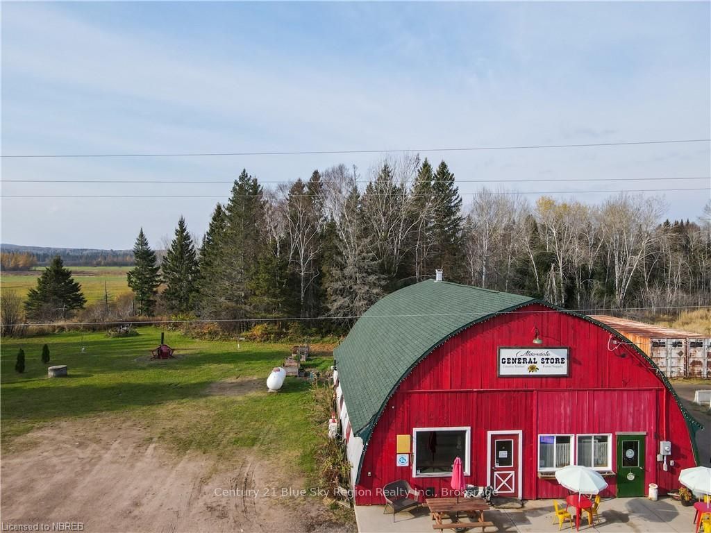 1497 Alderdale Road Property Photo 10