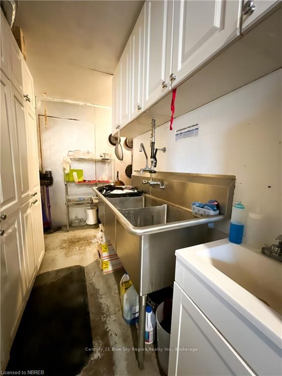 1497 Alderdale Road Property Photo 28