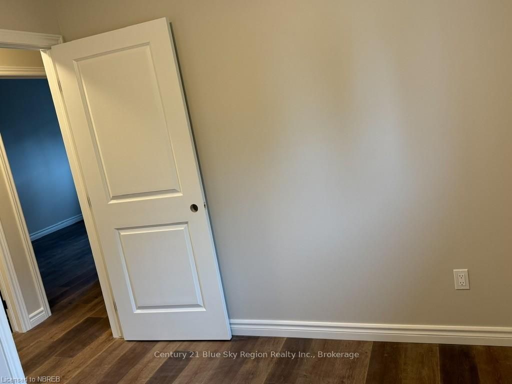 1556 Fraser Street Property Photo 8