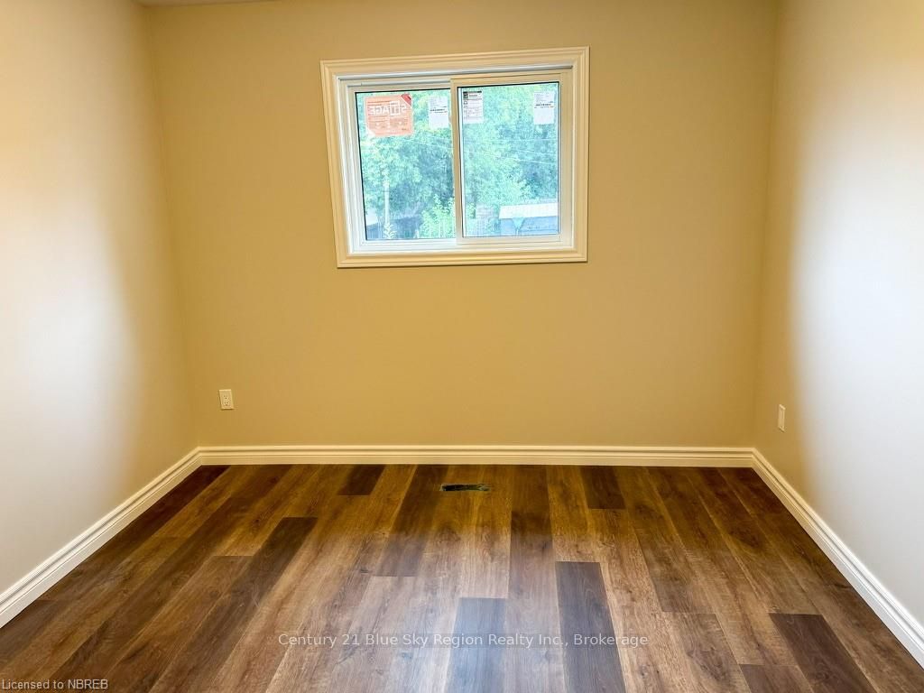 1556 Fraser Street Property Photo 10