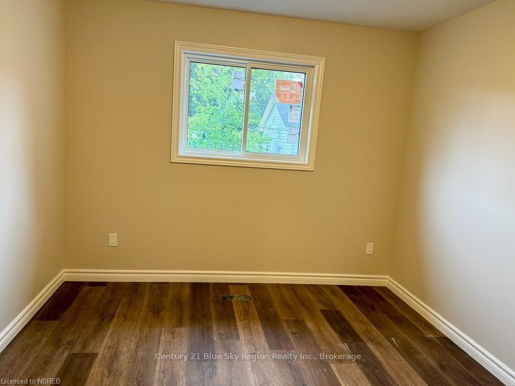 1556 Fraser Street Property Photo 11