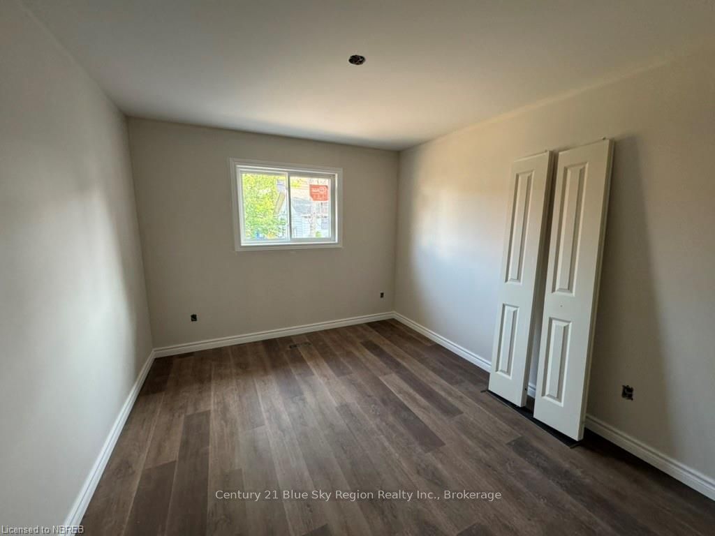 1556 Fraser Street Property Photo 14