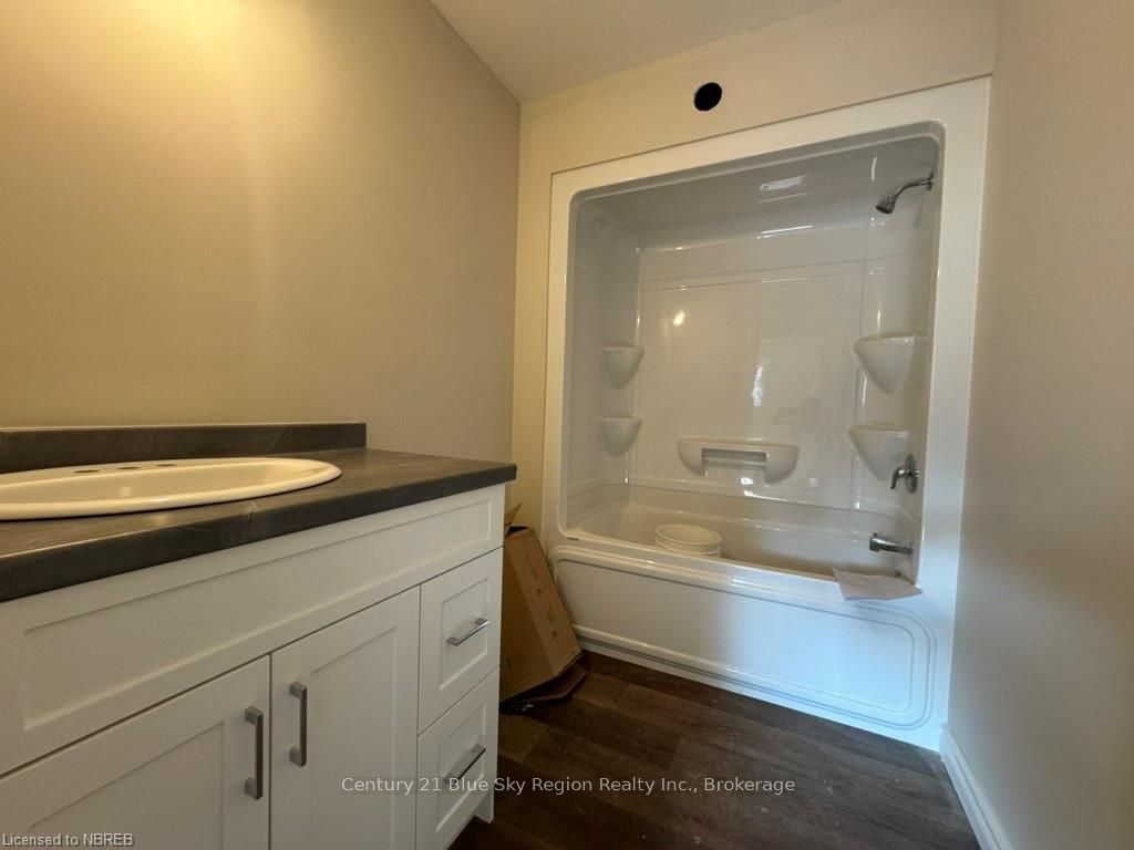 1556 Fraser Street Property Photo 15