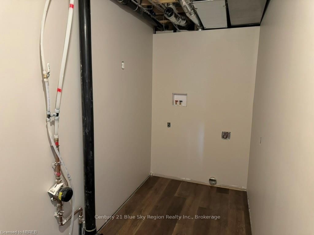 1556 Fraser Street Property Photo 21